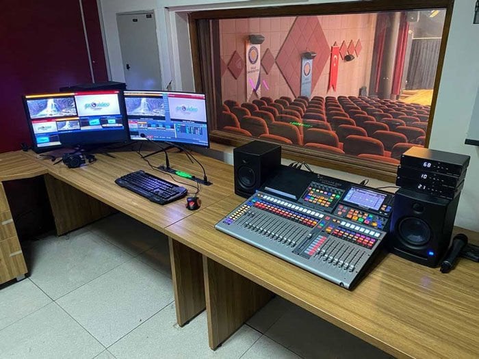 Dicle Üniversitesi Canlı Yayın Stüdyosu